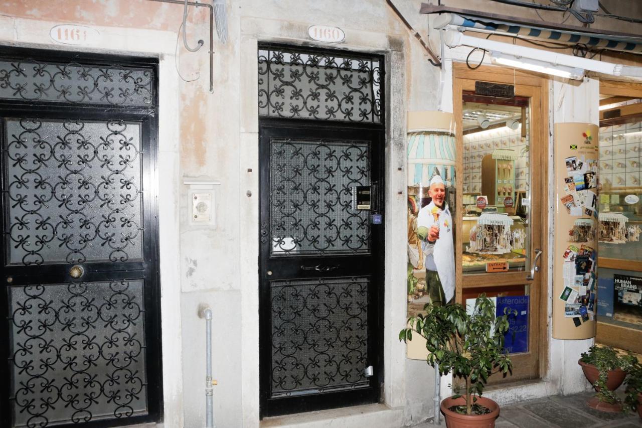 Santa Croce Guest House Venedik Dış mekan fotoğraf